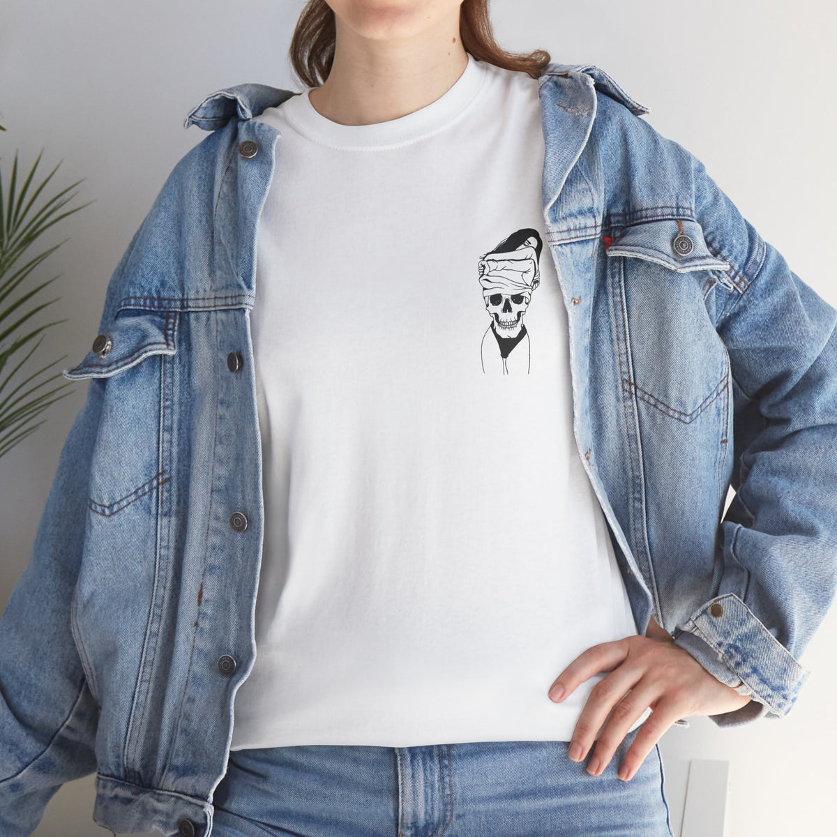 Pretty Girls Read Smut Skeleton Graphic Tee
